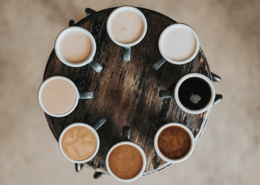 Diferentes tipos de café sobre una mesa